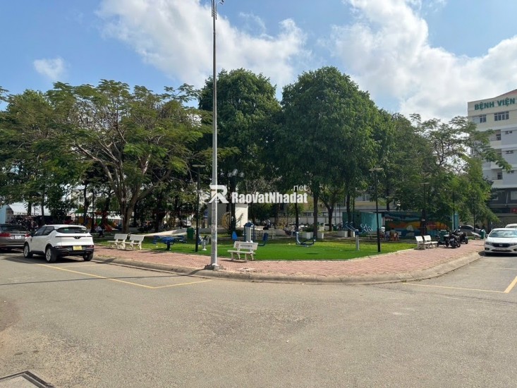 BÁN ĐẤT VIP QUẬN 2 - GẦN BV LÊ VĂN THỊNH